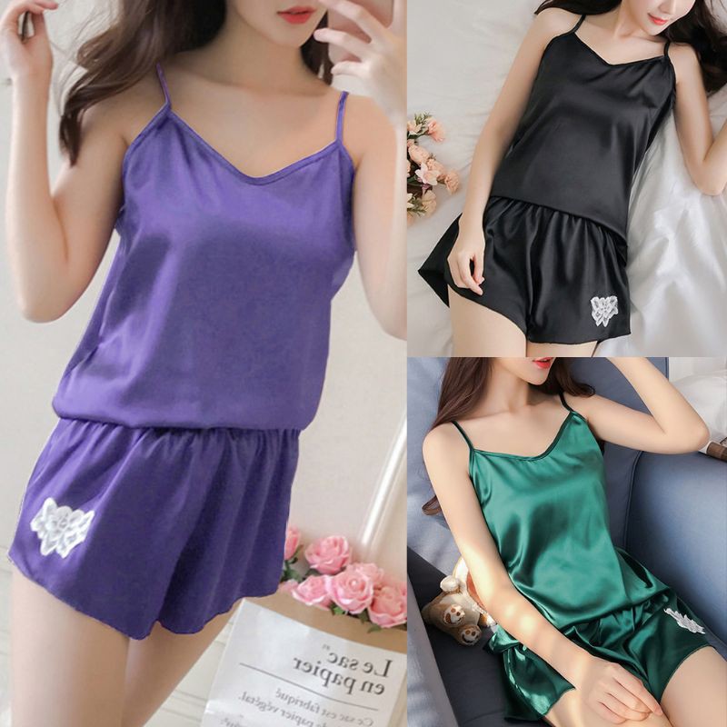 Bộ đồ ngủ gồm áo 2 dây + quần short màu trơn quyến rũ cho nữ | BigBuy360 - bigbuy360.vn