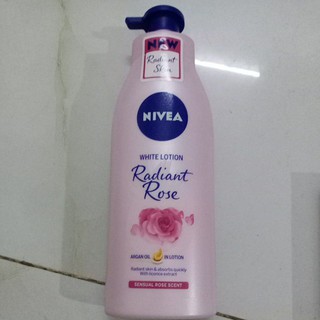 Sữa dưỡng thể NIVEA dưỡng ẩm chuyên sâu (400ml) - 80204