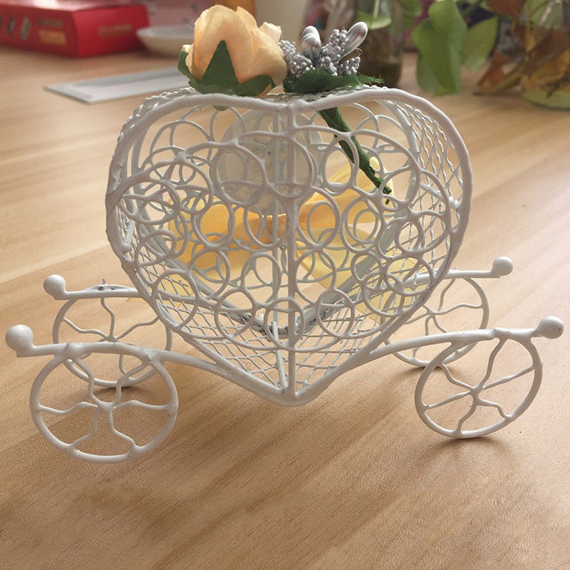 Hộp phụ kiện trang trí đựng kẹo socola cỗ xe lọ lem