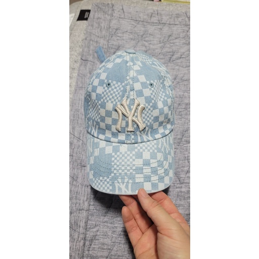 NÓN MLB CHECKER BOARD DENIM