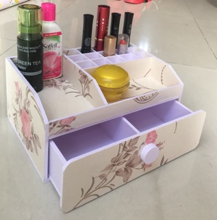 Kệ mỹ phẩm 25cm ( Tặng 01 gương cute)