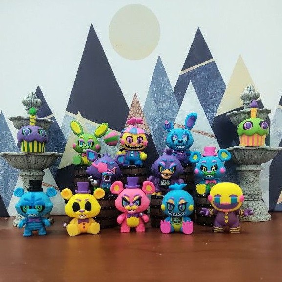 Mô hình nhân vật Five Nights at Freddy's: BLACKLIGHT chính hãng full box