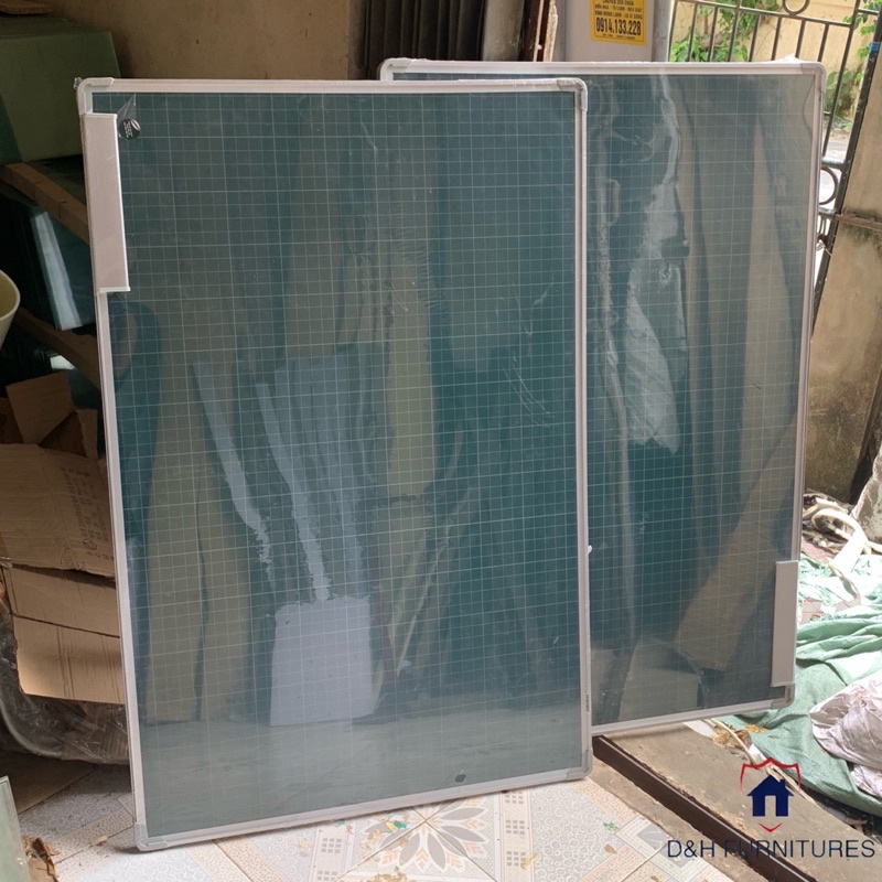 Bảng từ xanh kẻ ô li viết phấn, mặt bảng mịn viết ăn phấn- D&H Furnitures