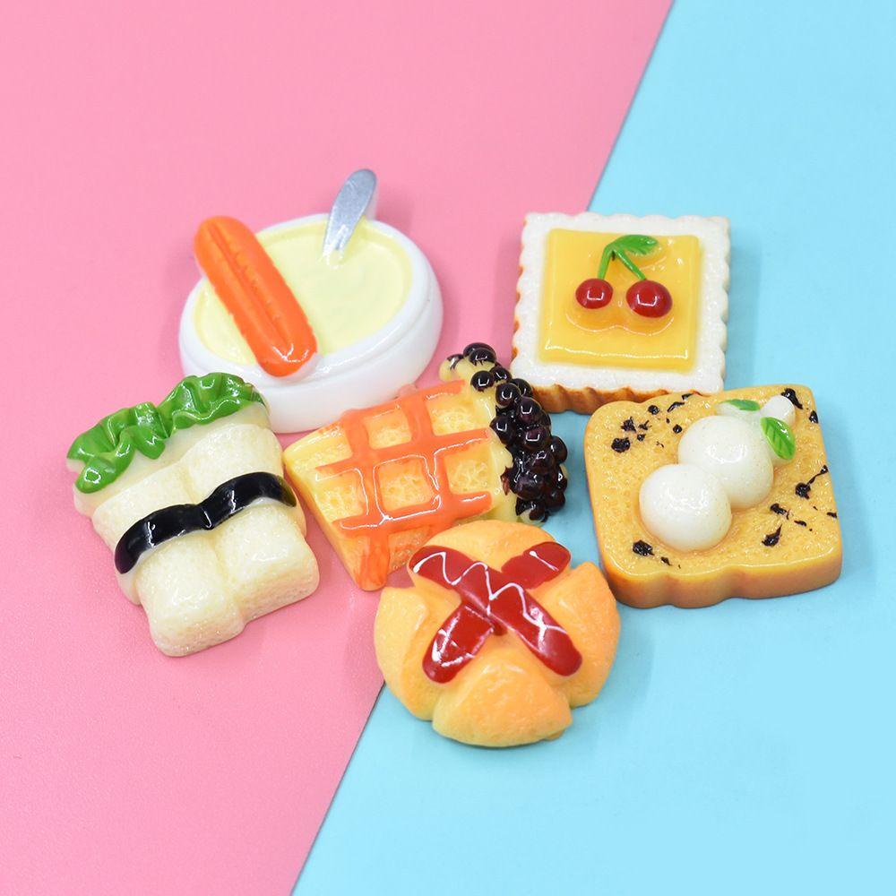 Mô Hình Bánh Mì Đồ Chơi Cho Nhà Búp Bê 1 / 11