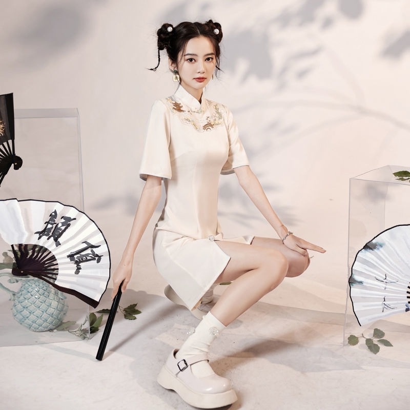 Sườn Xám Cách Tân Dáng Ngắn Thiết Kế Mới Màu Trắng Thời Trang Mùa Hè Cho Nữ