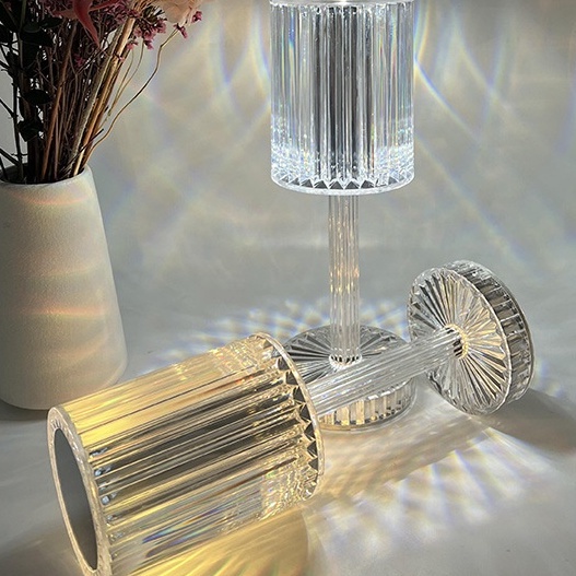 Đèn ngủ để bàn pha lê trang trí ánh sáng đầy đủ màu sắc, mẫu mã decor phòng