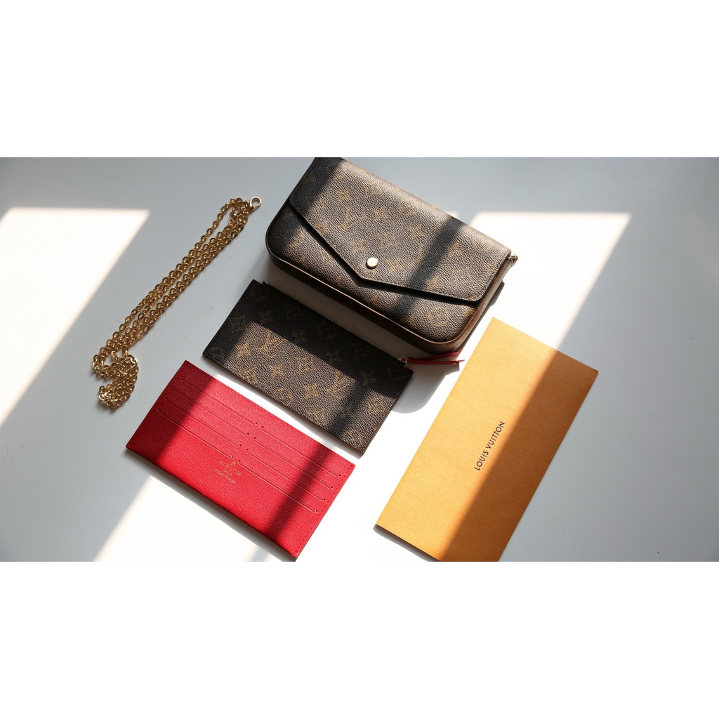 FELICIE SPSL FULLBOX Da Thật sz22cm kèm 2 ví nhỏ,quai xích