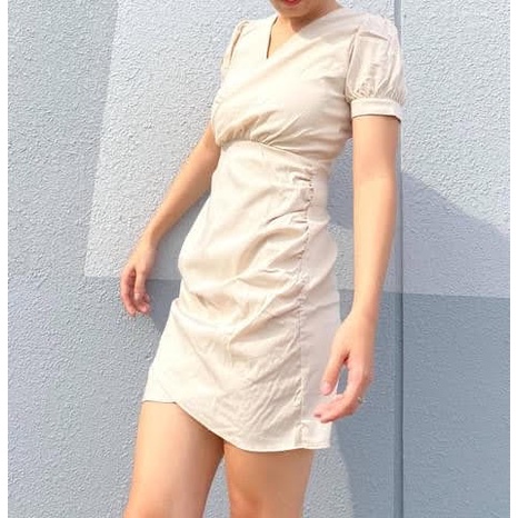 Váy body cách điệu xếp nhún tôn dáng và che khuyết điểm body tốt | BigBuy360 - bigbuy360.vn