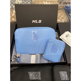 Túi đeo chéo mới của nhà MLB