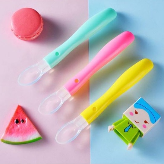Thìa silicon dáng mới cho bé cakeshop hcm