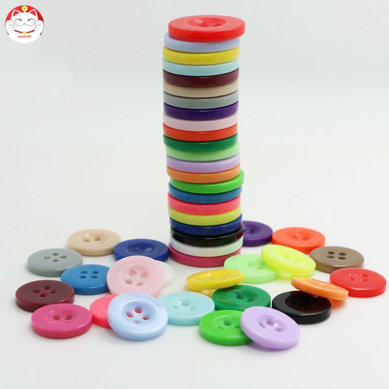 Set 100 cúc áo nhựa tròn nhiều màu sắc trang trí thủ công