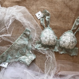 Bralette - Đồ lót thiết kế