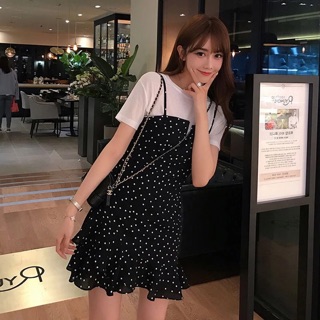 Váy yếm hoạ tiết chấm bi