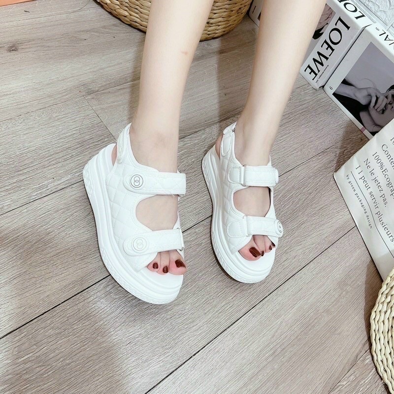 DÉP SANDAL NÂNG ĐẾ TĂNG CHIỀU CAO 6CM NỮ 2 QUAI ĐẾ BÁNH MỲ KHOÁ NHỎ
