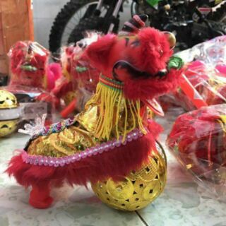 Lồng đèn kỳ lân và công chúa