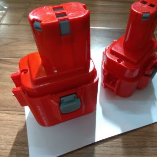 [DIY] vỏ cho máy makita 9.6V độ lên có thể lắp được 6 cell 18650 - 26650 với mạch bảo vệ