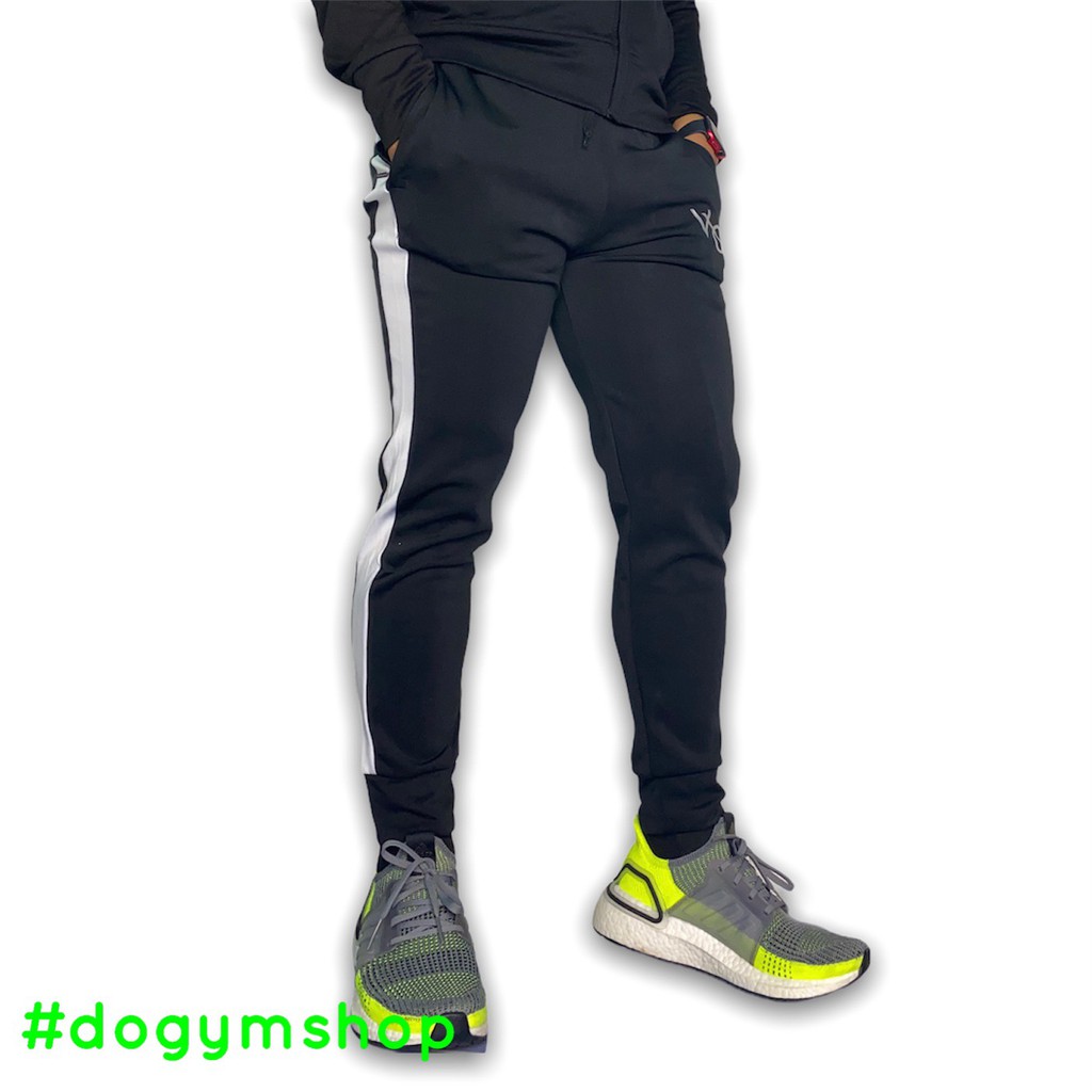 Quần tập gym dài nam DO GYM SHOP sọc trắng, thun polyester co giãn 4 chiều thoáng mát, không xù lông