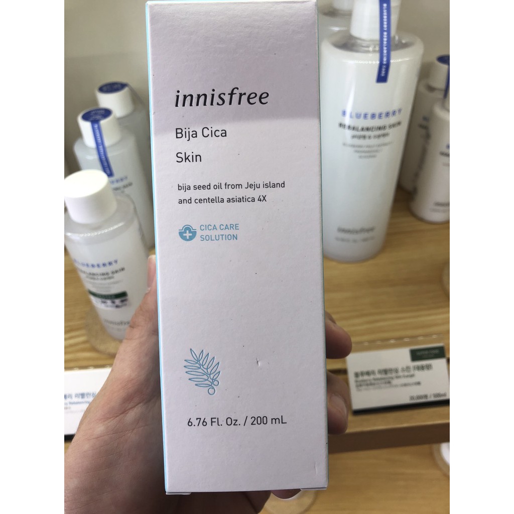 Nước cân bằng làm dịu da mụn innisfree Bija Cica Skin 200ml