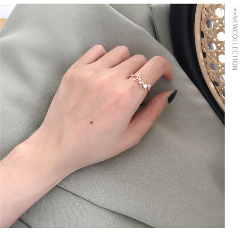 Nhẫn Đeo Ngón Tay Có Thể Chuyển Động Đính Đá Kim Cương Hình Hoa Quyến Rũ