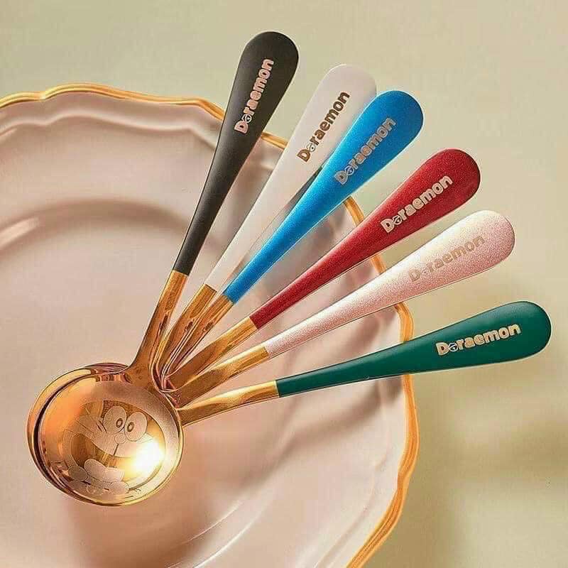 SET 4 THÌA DOREMON NHIỀU MÀU IN HÌNH CHÌM ĐÁNG YÊU