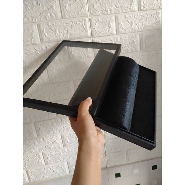 khay trưng lắc tay bằng nhung nắp kính