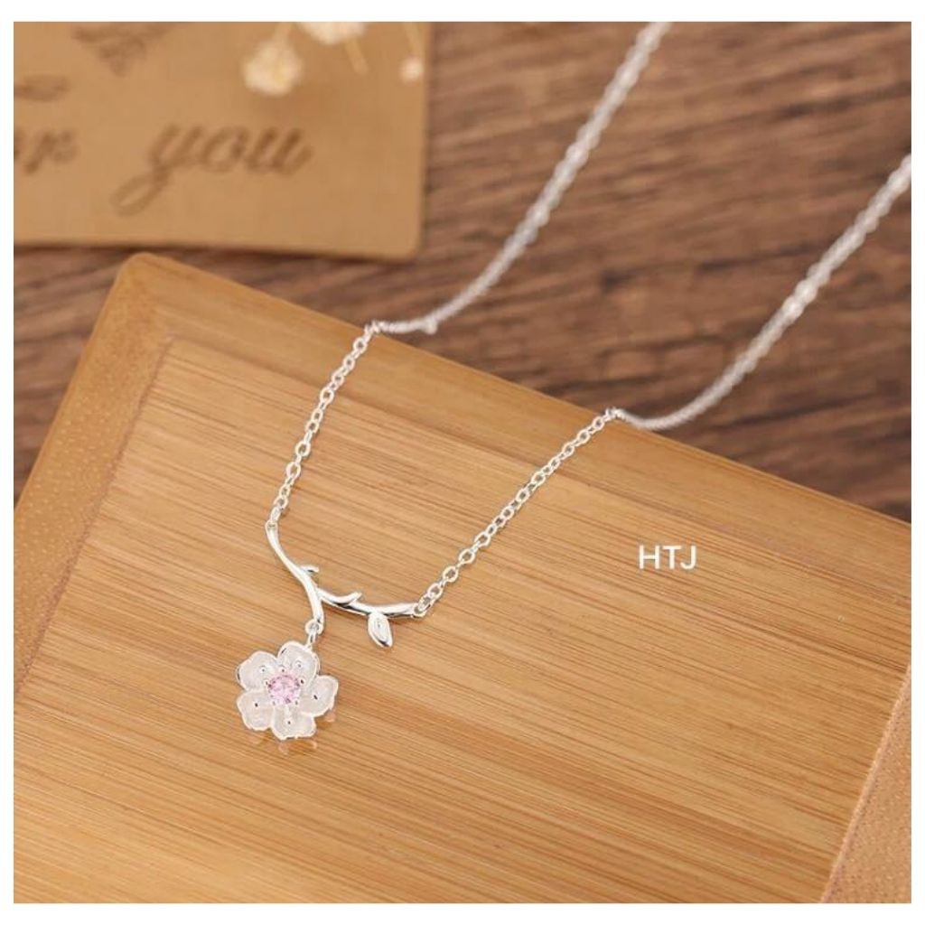 DÂY CHUYỀN BẠC NỮ HOA ANH ĐÀO MẶT ĐÍNH ĐÁ TRẺ TRUNG KÈM QUÀ TẶNG VÒNG CHỈ ĐỎ MAY MẮN | BigBuy360 - bigbuy360.vn