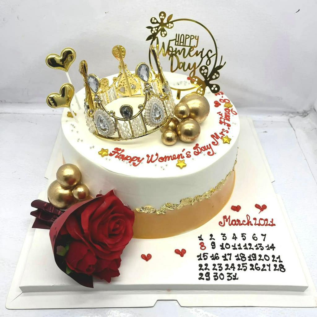 Vương miệng mini nhựa nhẹ đính đá trang trí bánh kem