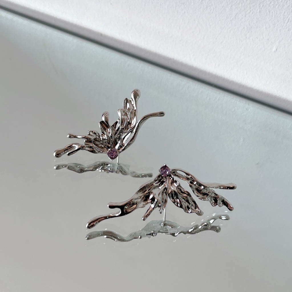 Khuyên Tai Kim Loại Dạng Lỏng Hình Bướm Sinh Học Cá Tính