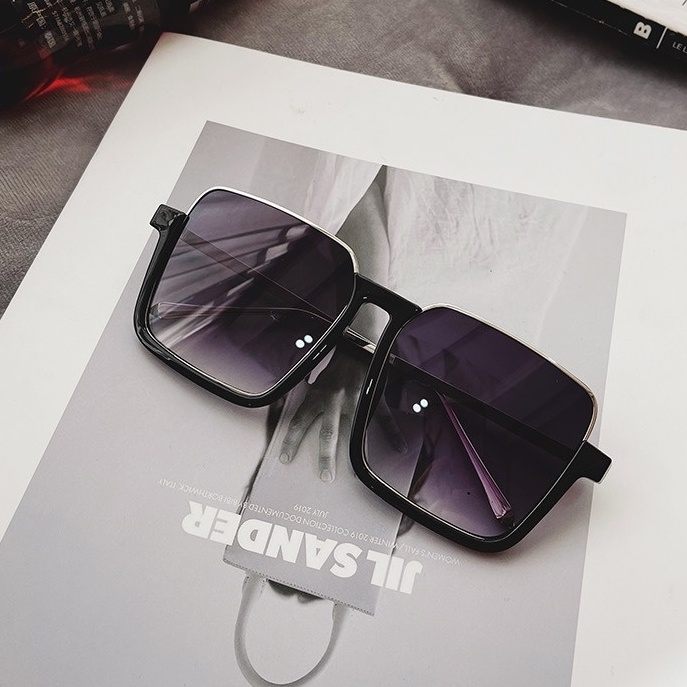 Kính Mát Gọng Lớn Phong Cách Retro