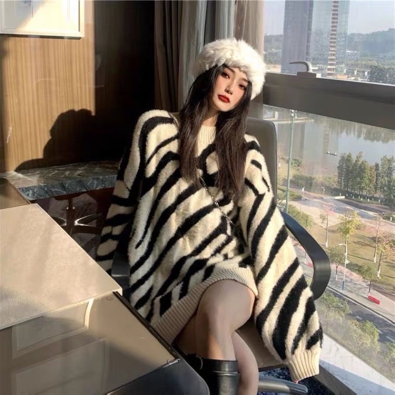 Áo len nữ màu be kẻ đen nâu phom rộng sweater cổ tròn dài tay chất len dày dặn cao cấp phong cách Hàn Quốc