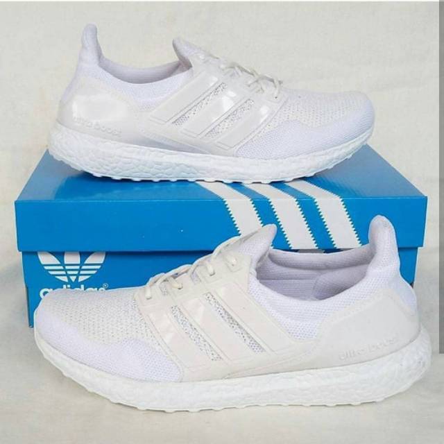 Giày Thể Thao Adidas Ultra Boost Nhập Khẩu Từ Việt Nam Màu Trắng Đen