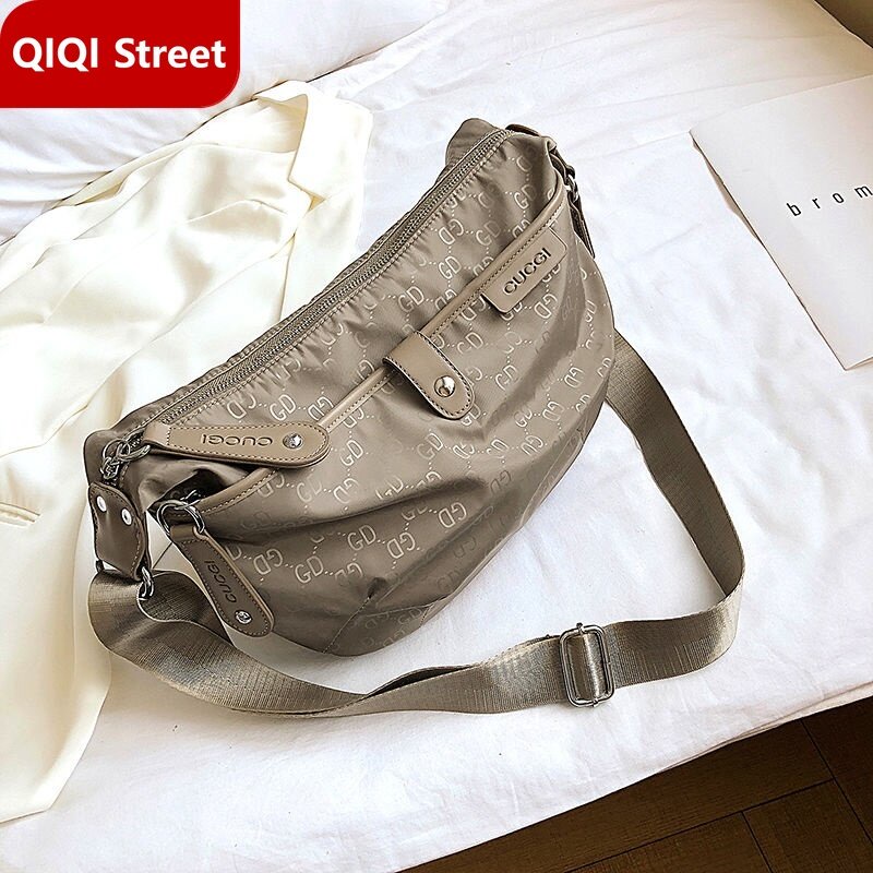 Túi Đeo Chéo Vai Bằng Vải Oxford nylon Nhẹ in Chữ Thời Trang Mới Phong Cách Mới 2022