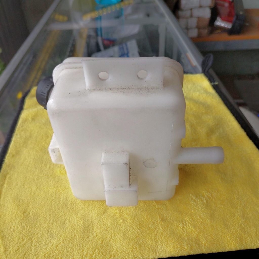 Bình dầu trợ lực lái, dầu côn, dầu phanh , 1 đường ống, lắp nhiều loại xe