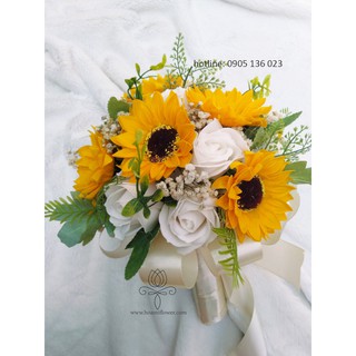 HOA CƯỚI CẦM TAY CÔ DÂU GIÁ RẺ HOA HƯỚNG DƯƠNG SÁP THƠM PHỐI BABY KHÔ VÀ HOA HỒNG SÁP THƠM