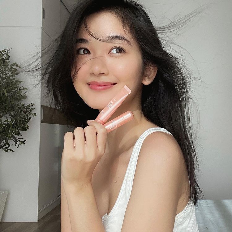 Son dưỡng môi cấp ẩm Senka Perfect Aqua Lip Balm 4.5g