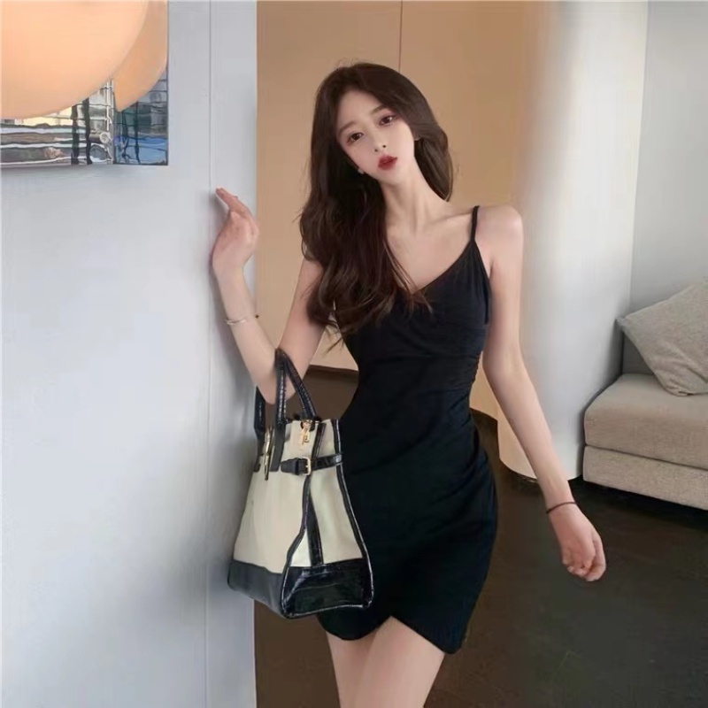Set đồ 2 mảnh Perty gồm đầm hai dây kèm áo sweater tay dài phong cách Hàn Quốc thời trang quyến rũ cho nữ