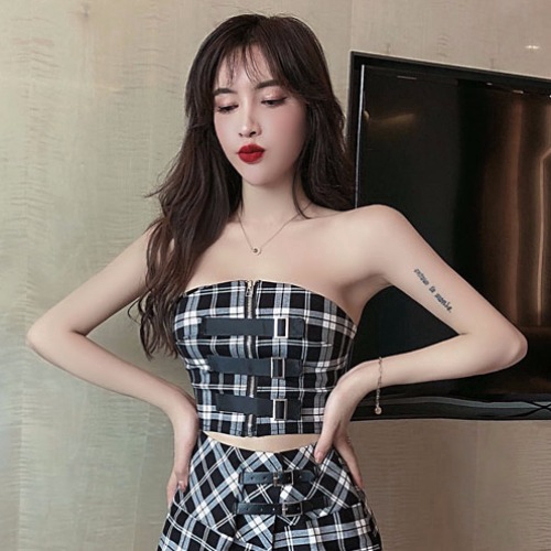 Set trang phục 2 mảnh gồm áo ống crop top kẻ caro phối dây kéo+chân váy mini cạp cao kiểu cách