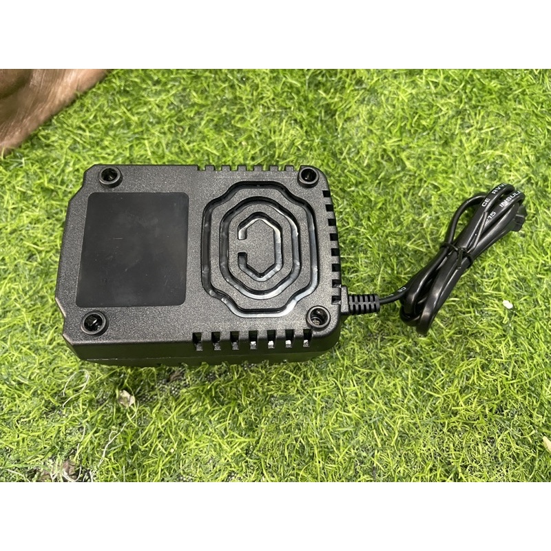 XẠC PIN MAKITA PHỔ THÔNG 4A xạc nhanh