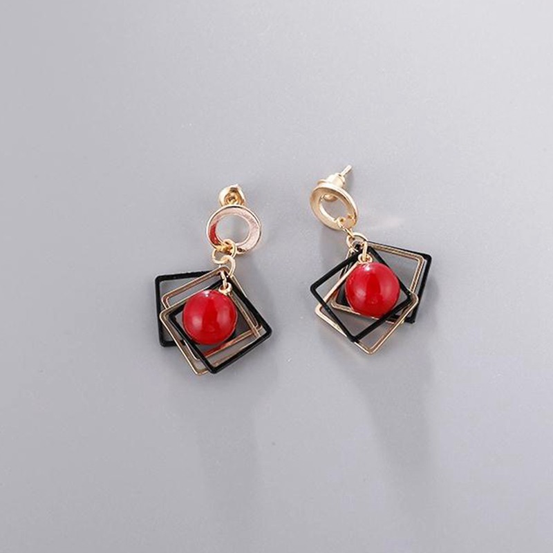 Khuyên tai nữ trang dáng dài tạo hình độc đáo