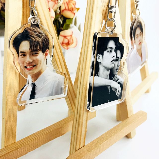 CÓ SẴN MẪU 2,5,6,7,8,13,16 |   Móc khoá Sarawat Tine BrightWin 2gether the series