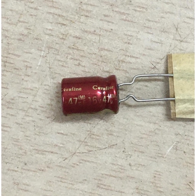 Tụ điện màu hưởng 47uF 16V dùng cho máy khuếch đại âm thanh