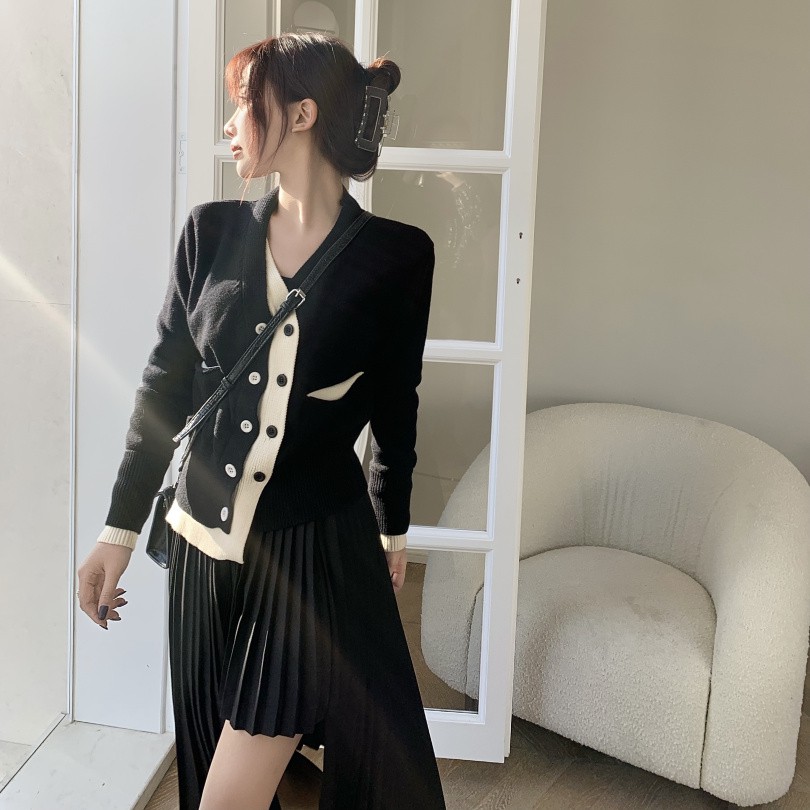 Chân váy xẻ midi xếp ly Emilyshop