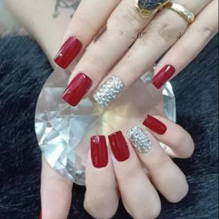 Bộ 24 móng tay giả kèm keo