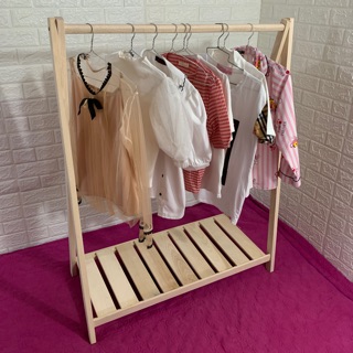 Kệ treo quần áo / gỗ tự nhiên. dài 96 cm , rộng 40cm , cao 123m