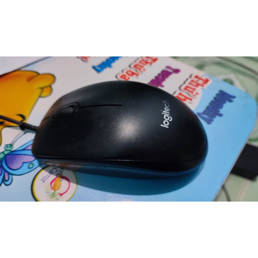Chuột máy tính có dây Logitech M100 - đen