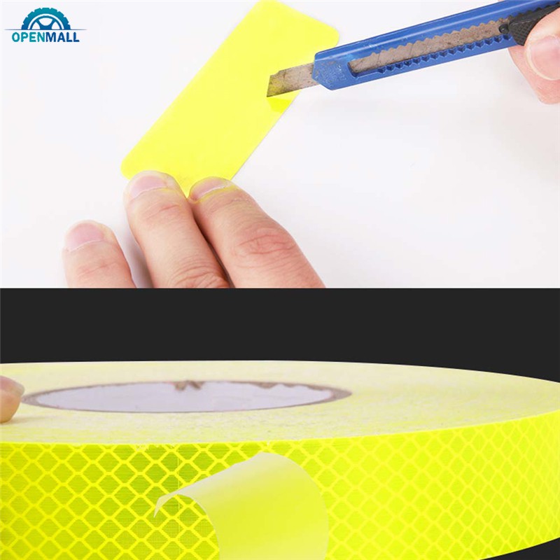 Set 2 miếng dán phản quang cảnh báo an toàn dành cho xe ô tô