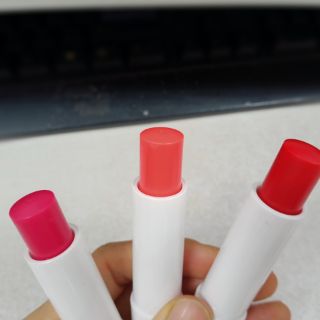 Son dưỡng môi có màu