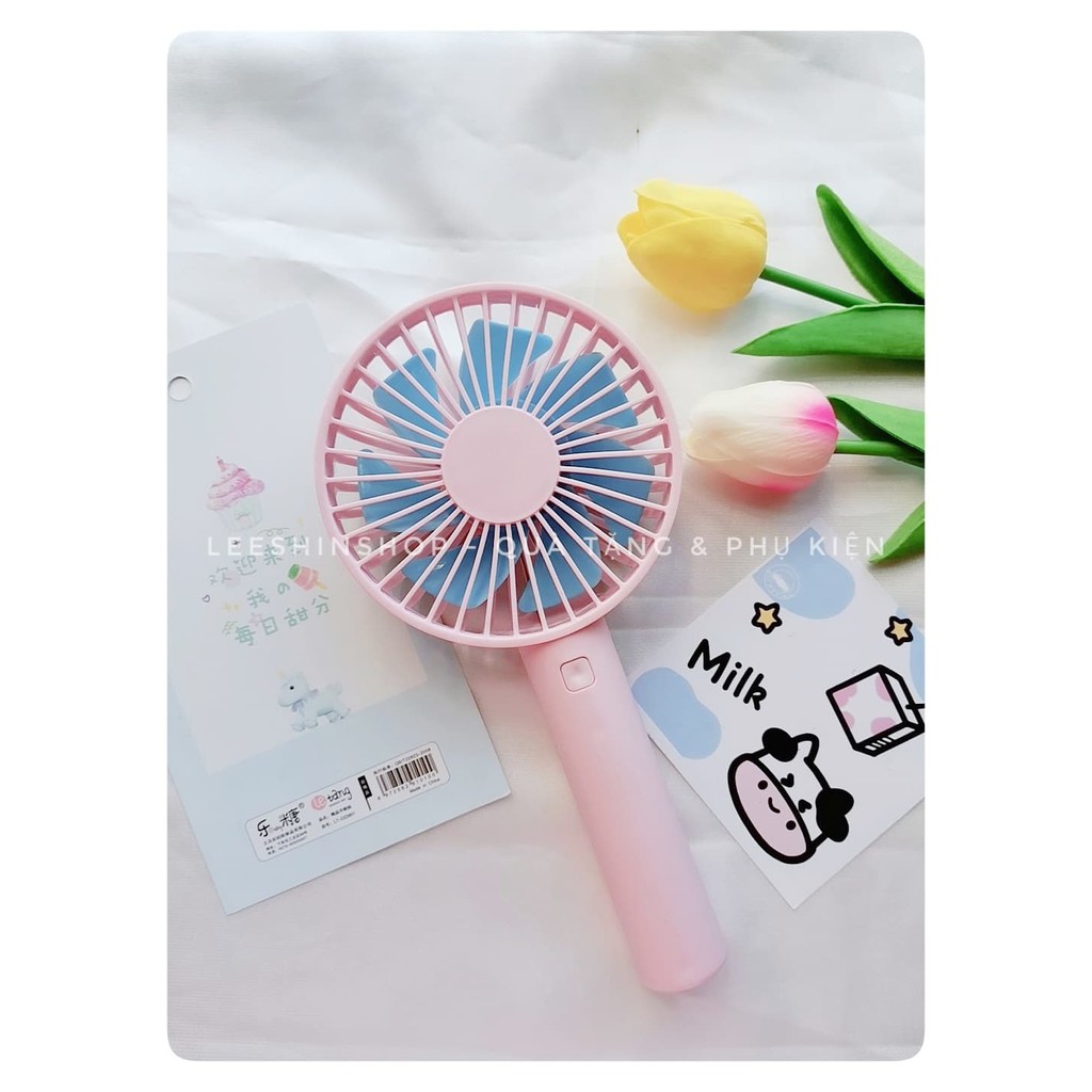 Quạt tích điện mini, quạt mini cầm tay cute đầy đủ phụ kiện ( đế, dây sạc) giá rẻ tiện dụng