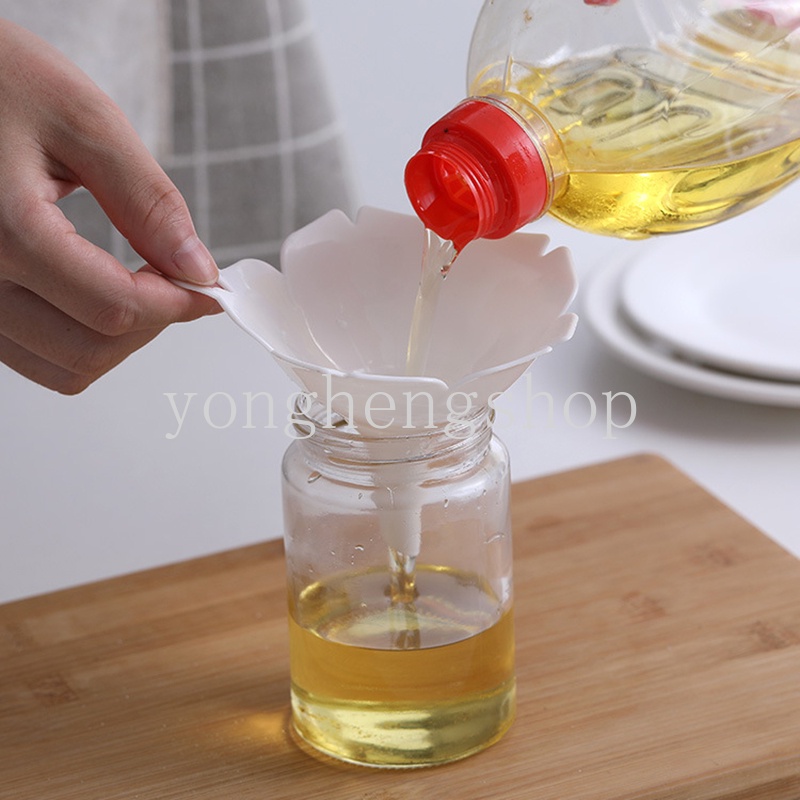 Phễu silicone hình bông hoa tiện lợi