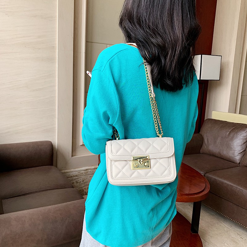 Túi da nữ trần trám khóa chữ nhật to bản - MA204 | BigBuy360 - bigbuy360.vn